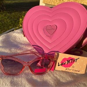 BETSEY JOHNSON  Sunglasses and Heart purse